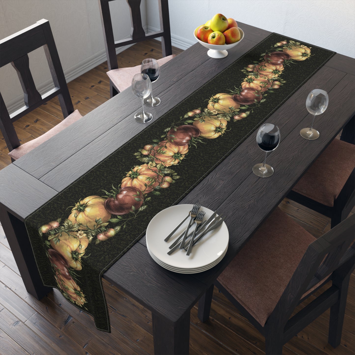 Late Summer Tomatoes Botanical Table Runner