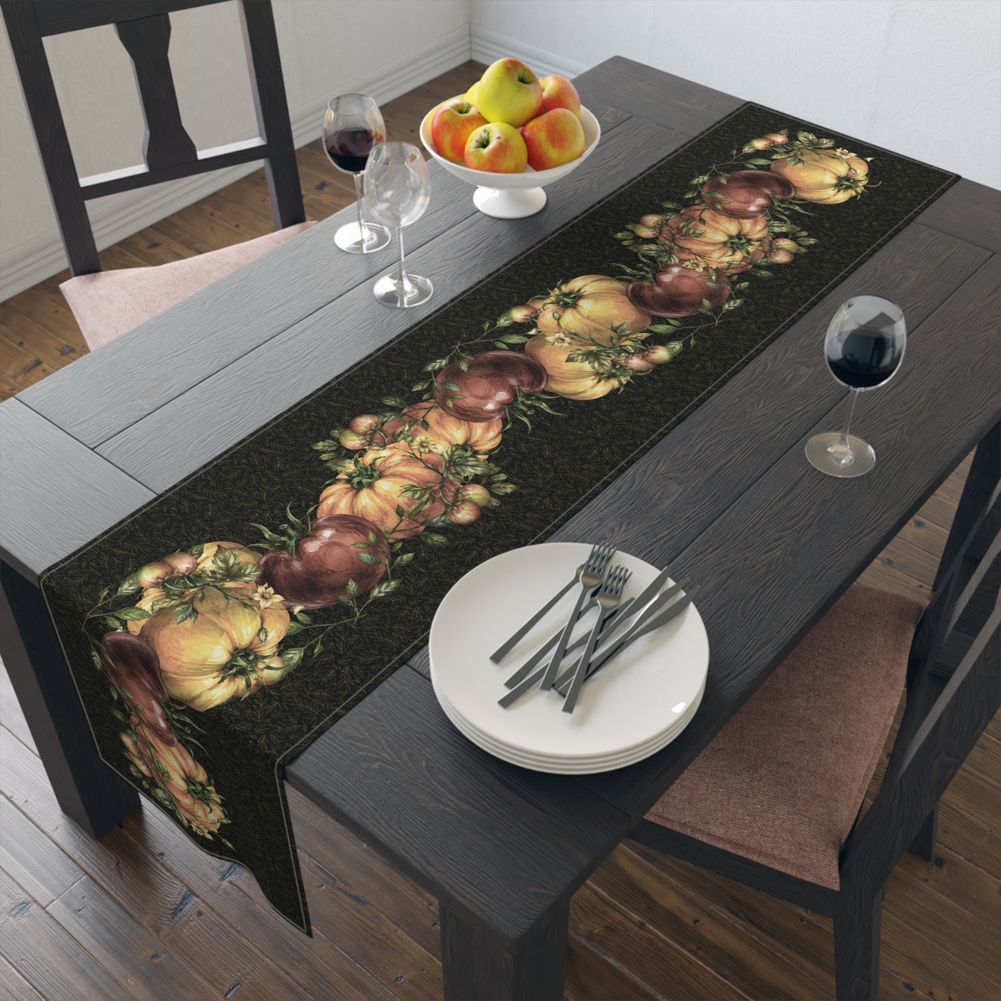 Late Summer Tomatoes Botanical Table Runner